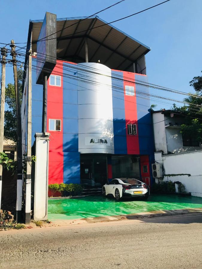 Alina Budget Hotel Kaduwela Buitenkant foto