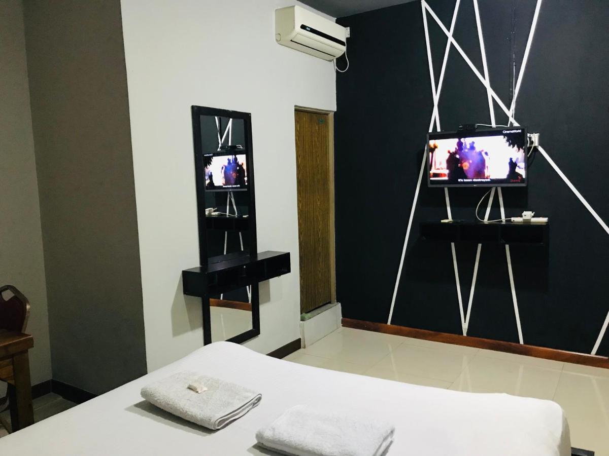 Alina Budget Hotel Kaduwela Buitenkant foto