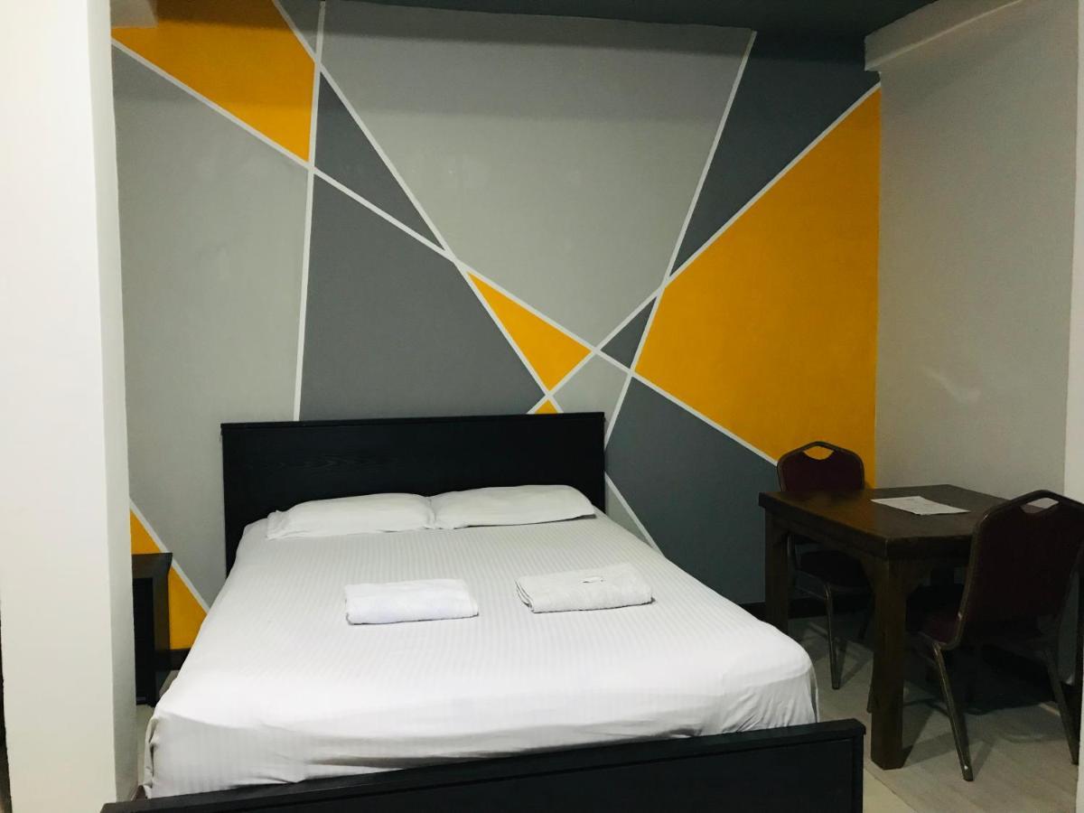 Alina Budget Hotel Kaduwela Buitenkant foto