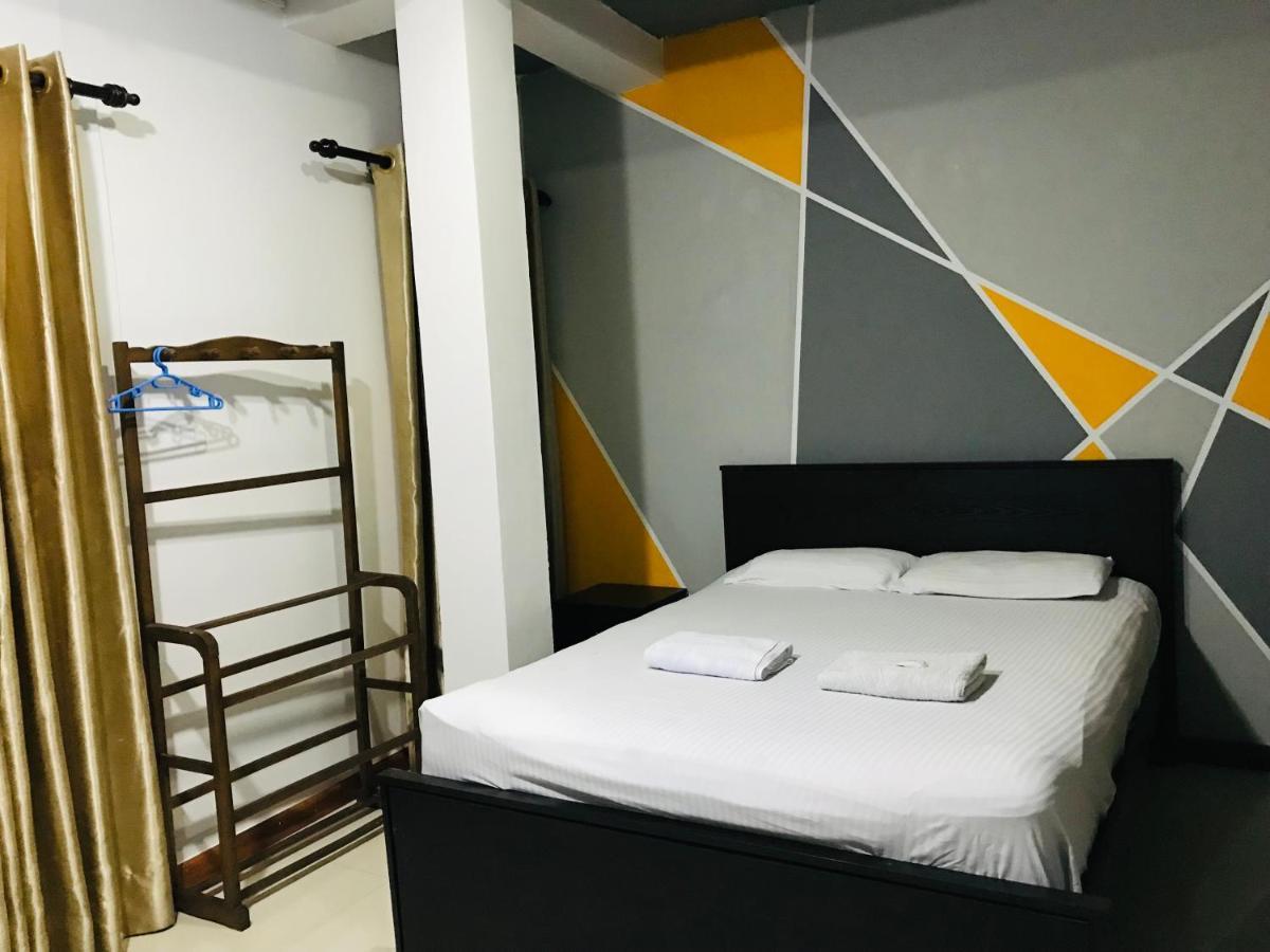 Alina Budget Hotel Kaduwela Buitenkant foto