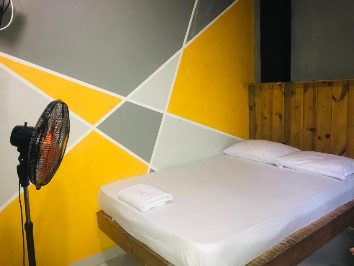Alina Budget Hotel Kaduwela Buitenkant foto