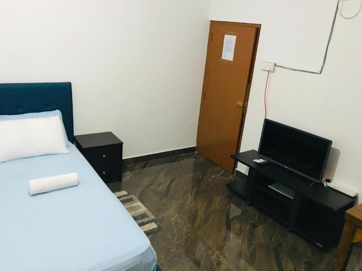 Alina Budget Hotel Kaduwela Buitenkant foto