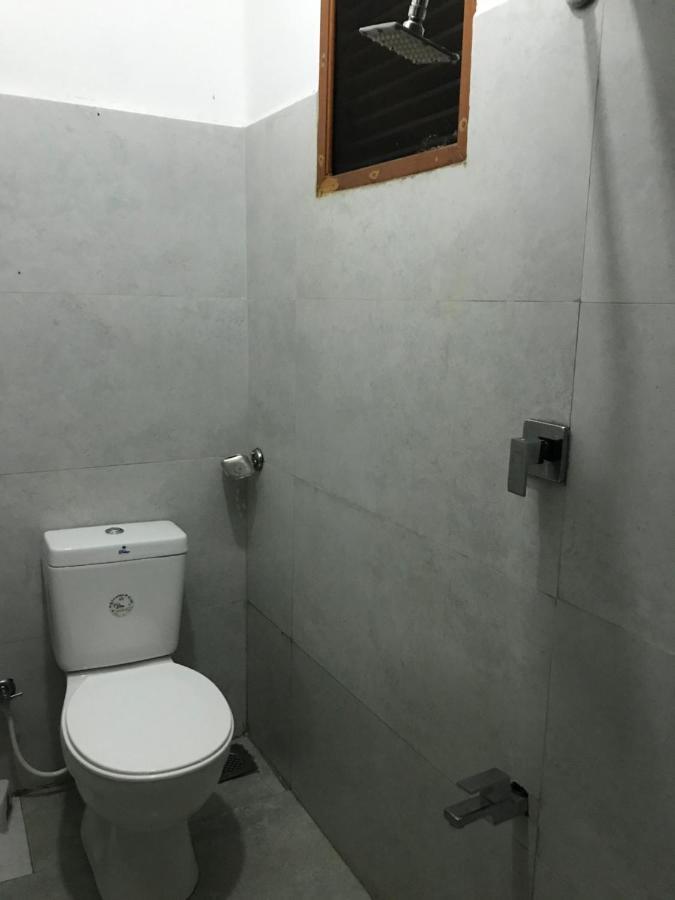 Alina Budget Hotel Kaduwela Buitenkant foto