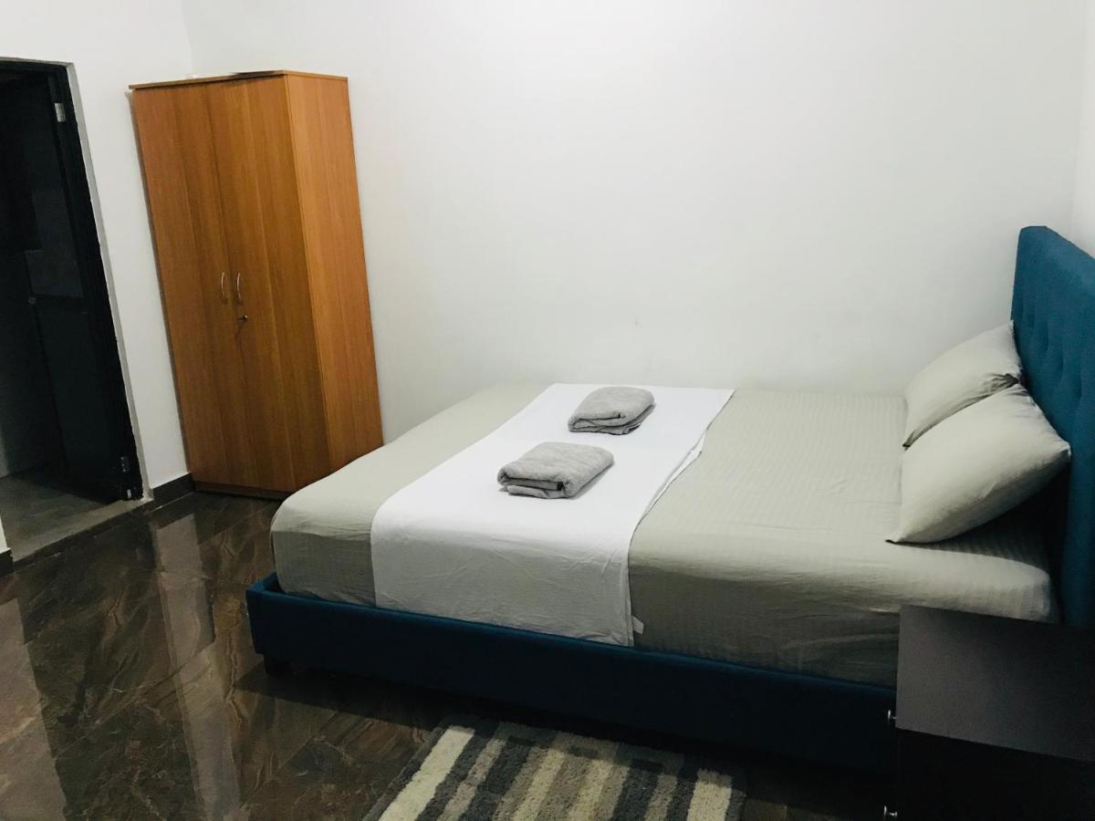 Alina Budget Hotel Kaduwela Buitenkant foto